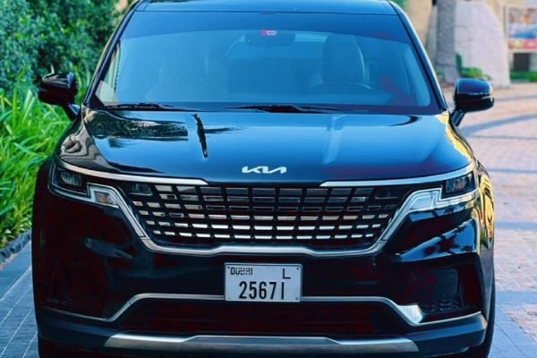 Kia Carnival 2025 Chauffeur Car Hire With Driver in Dubai
